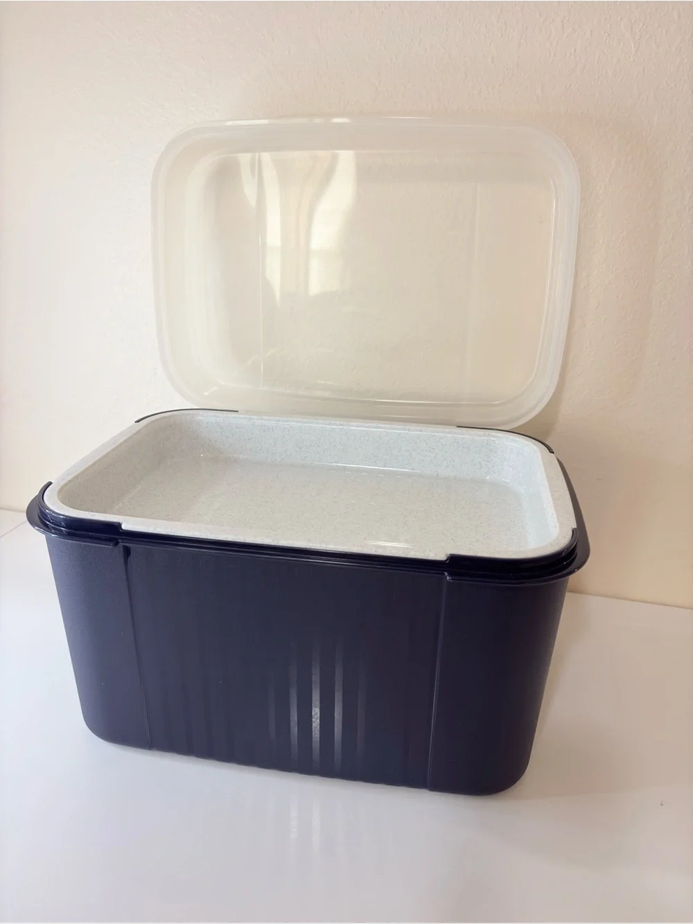 Tupperware Storz-A-Lot / Multi-Keeper Container Dark blue whiteTray & Clear Lid.